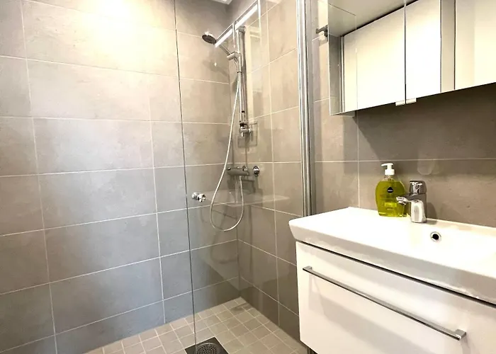 Airport Brand New 1br Fully Equipped * Вантаа